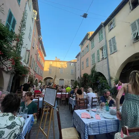 Apartment - Place Des Arcades